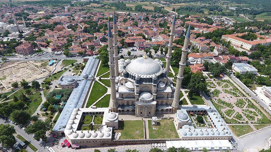 Mimar Sinan’ın ustalık eseri Selimiye Camii’nde tartışma: Kubbe süslemeleri silinecek mi? 11